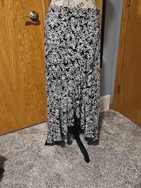 Black & White Floral Wrap Style Midi Skirt